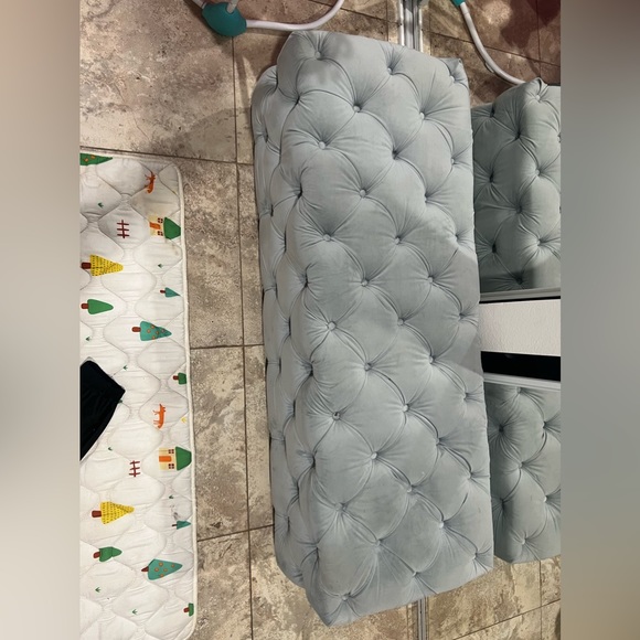 2 PCS velvet tufted couch & bench - Picture 5 of 5